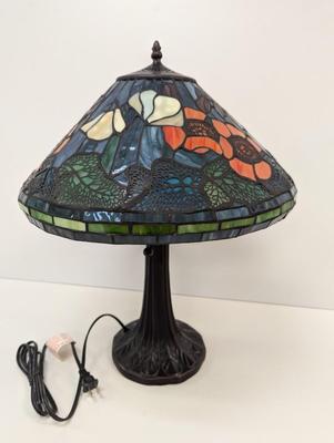 Tiffany Style Stained Glass Table Lamp