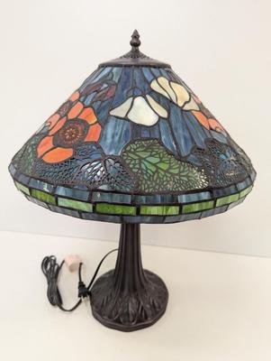 Tiffany Style Stained Glass Table Lamp
