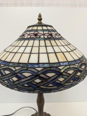 Tiffany Style Stained Glass Table Lamp