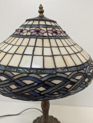 Tiffany Style Stained Glass Table Lamp