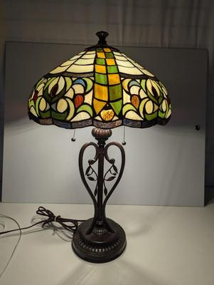 Tiffany Style Stained Glass Table Lamp