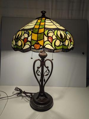 Tiffany Style Stained Glass Table Lamp