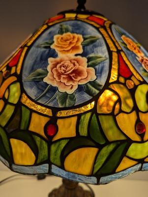 Tiffany Style Stained Glass Table Lamp