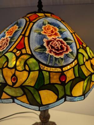 Tiffany Style Stained Glass Table Lamp