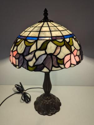 Tiffany Style Stained Glass Table Lamp