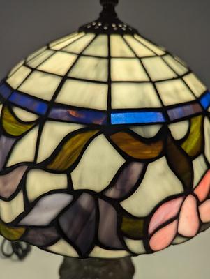 Tiffany Style Stained Glass Table Lamp