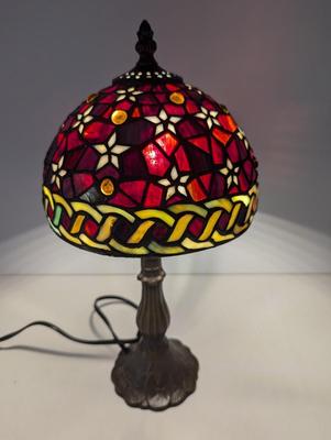 Tiffany Style Stained Glass Table Lamp