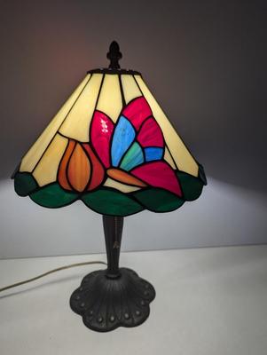 Tiffany Style Stained Glass Table Lamp