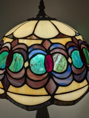Tiffany Style Stained Glass Table Lamp