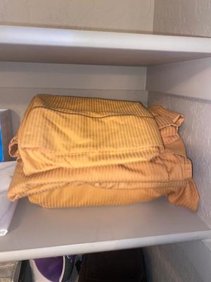 HAMILTON BEACH IRON, KING SHEETS, PILLOWCASE PROTECTORS, AND LIGHTBULBS