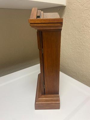 ANTIQUE NEW HAVEN CLOCK COMPANY WALL OR MANTEL CLOCK