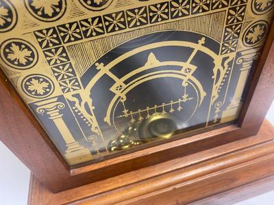 ANTIQUE NEW HAVEN CLOCK COMPANY WALL OR MANTEL CLOCK