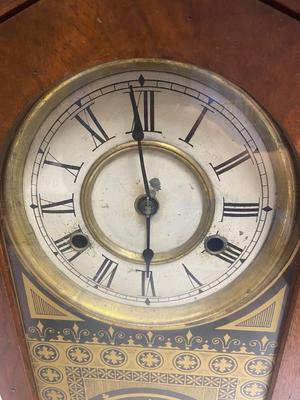 ANTIQUE NEW HAVEN CLOCK COMPANY WALL OR MANTEL CLOCK