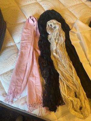 LADIES SCARVES