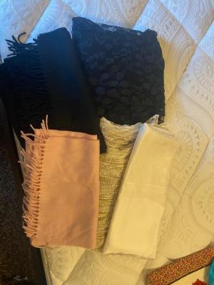 LADIES SCARVES