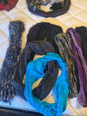 PRETTY LADIES SCARVES