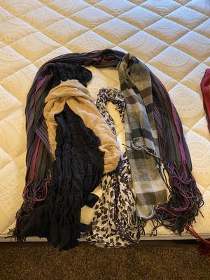 STYLISH LADIES SCARVES