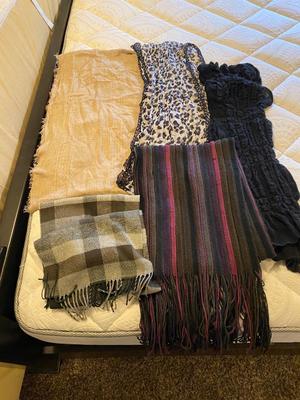 STYLISH LADIES SCARVES