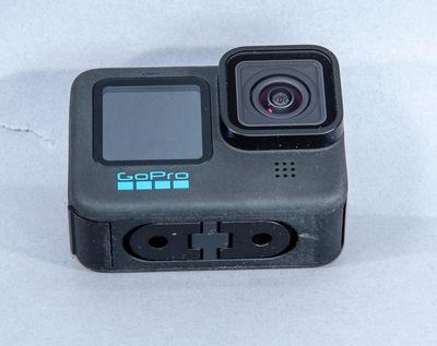 GOPRO HERO 11 BLACK KIT: ULANZI CASE, 4 BATTERIES/CHARGER, 400GB MICRO CARD, ADAPTER, CARRY CASE