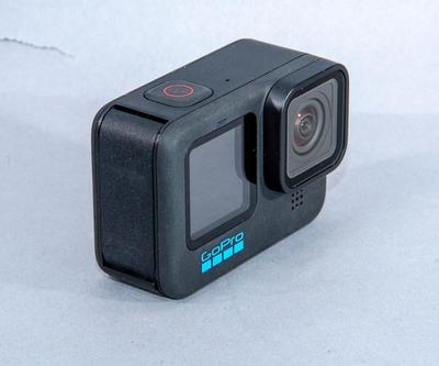 GOPRO HERO 11 BLACK KIT: ULANZI CASE, 4 BATTERIES/CHARGER, 400GB MICRO CARD, ADAPTER, CARRY CASE
