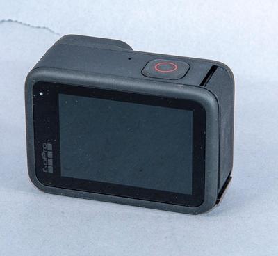 GOPRO HERO 11 BLACK KIT: ULANZI CASE, 4 BATTERIES/CHARGER, 400GB MICRO CARD, ADAPTER, CARRY CASE