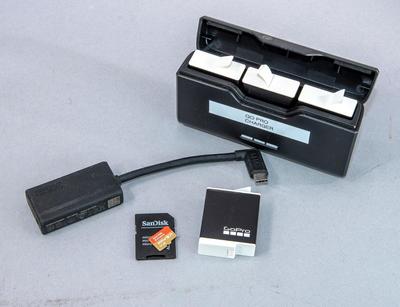 GOPRO HERO 11 BLACK KIT: ULANZI CASE, 4 BATTERIES/CHARGER, 400GB MICRO CARD, ADAPTER, CARRY CASE