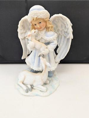 Resin Wild Wings Statue