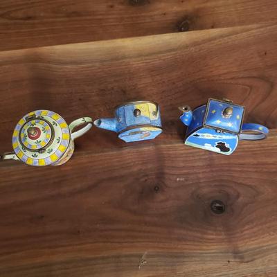Kelvin Chen & Empress Arts Mini Enameled Cat-Themed Teapots (D-KD)