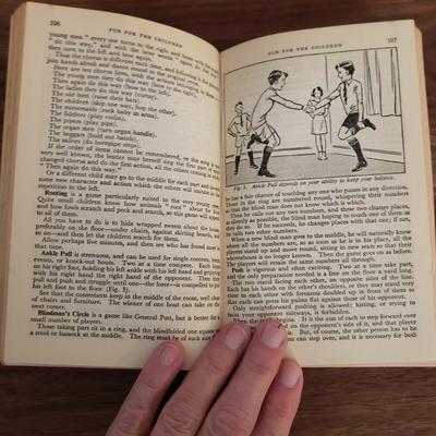 Vintage Audel's 'Carpenters and Builders Guides' and Odhams Press Practical Advice Books (D-KD)