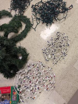 Strings Of Christmas Lights All In One Plugs & Lighted Garland