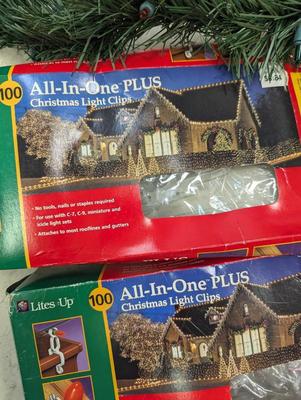 Strings Of Christmas Lights All In One Plugs & Lighted Garland