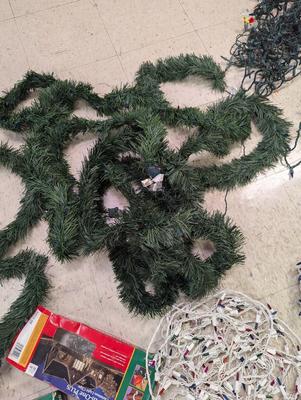 Strings Of Christmas Lights All In One Plugs & Lighted Garland
