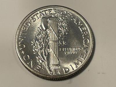1942-P UNCIRCULATED FULL BANDS MERCURY SILVER DIME AT PICTURED. FREE DOMESTIC SHIPPING.