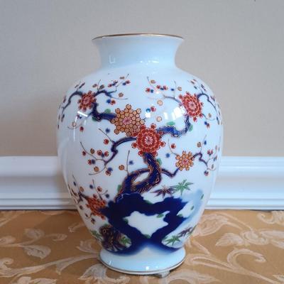 LOT 46: Signed Fukagawa Porcelain Plum Vase with Vintage Chinese Rosewood and Jadeite Accented Jewelry Box & Pimpernel Coasters