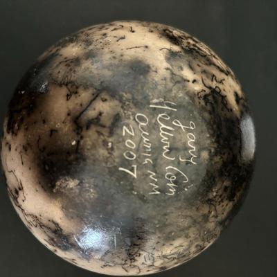 LOT 85: Acoma Pueblo Etched Horsehair Pottery Vase, Gary Yellow Corn 2007 & Navajo Horsehair Pottery Vase w/Turquoise Accents, Vail