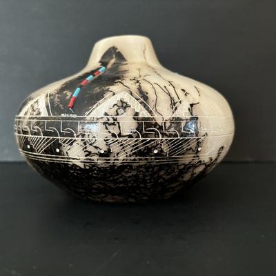 LOT 85: Acoma Pueblo Etched Horsehair Pottery Vase, Gary Yellow Corn 2007 & Navajo Horsehair Pottery Vase w/Turquoise Accents, Vail