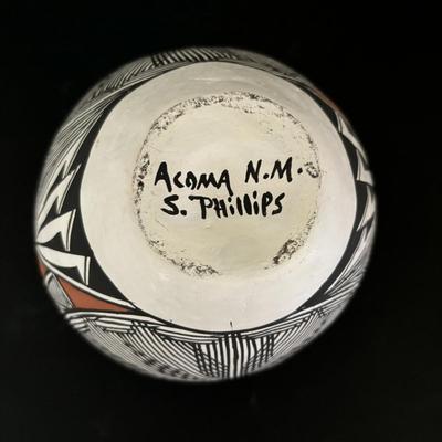 LOT 86: Linda L. Fragua Jemez Pueblo Pottery Storyteller,Native American Acoma Hand Painted Pottery Seed Pot, S. Phillips &...