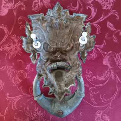 LOT 148: Antique Cast Iron Medieval Devil Face Figural Door Knocker