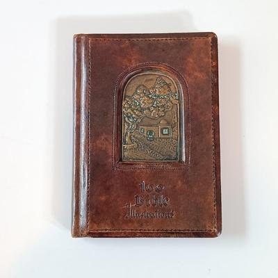 LOT 151: Vintage 1930 The Story of Ruth: Ze'ev Raban, 1952 The Bible in Pictures: 140 Illustrations by G. Dorè & More