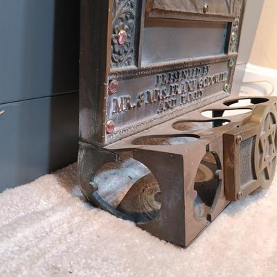 LOT 160: Large Brass/Bronze Jewish Memorial Plaque