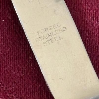 LOT 179: Vintage Reed and Barton Sterling "Burgundy" Flatware Set - TW 4269.89g