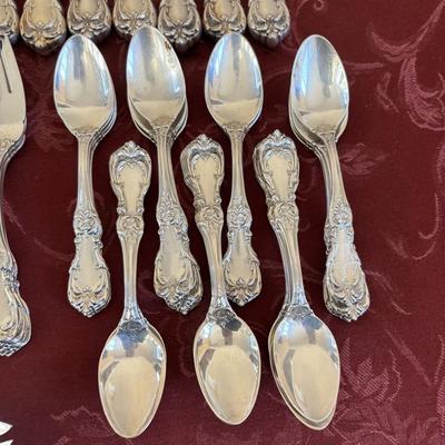 LOT 179: Vintage Reed and Barton Sterling "Burgundy" Flatware Set - TW 4269.89g