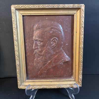 LOT 194: Vintage lot of misc. Judaica, plaque, plates, wall hangings, + more!