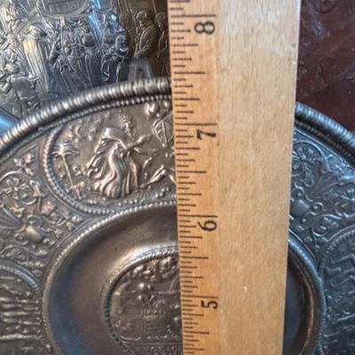 LOT 194: Vintage lot of misc. Judaica, plaque, plates, wall hangings, + more!