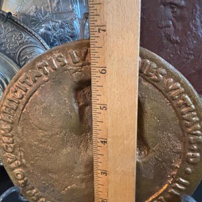 LOT 194: Vintage lot of misc. Judaica, plaque, plates, wall hangings, + more!