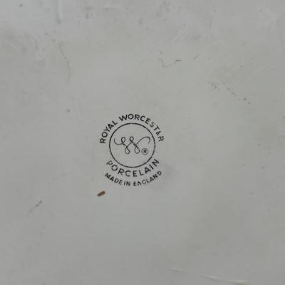 LOT 202 Royal Worcester Gold Lustre Coffee Pot, Creamer & Sugar, Fireproof Casserole Shape 23 Size 7 1/2 & Rectangular Baking Dishes