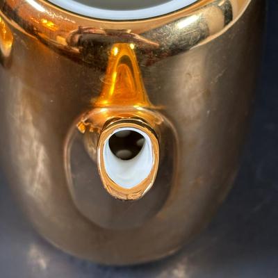 LOT 202 Royal Worcester Gold Lustre Coffee Pot, Creamer & Sugar, Fireproof Casserole Shape 23 Size 7 1/2 & Rectangular Baking Dishes