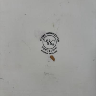 LOT 202 Royal Worcester Gold Lustre Coffee Pot, Creamer & Sugar, Fireproof Casserole Shape 23 Size 7 1/2 & Rectangular Baking Dishes