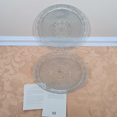 LOT 216: Mikasa Amethyst Centerpiece Bowl, Arcoroc Canterbury Crocus Mugs, Metropolitan Museum of Art Heart Plates & More