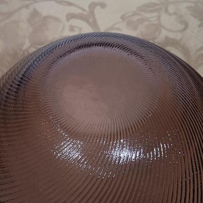 LOT 216: Mikasa Amethyst Centerpiece Bowl, Arcoroc Canterbury Crocus Mugs, Metropolitan Museum of Art Heart Plates & More